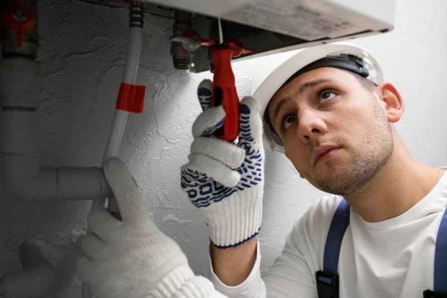 tecnico profissional serviço de reparação de Esquentador que desliga-se durante uso